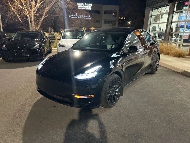 2023 Tesla Model Y Performance - Image 4 of 11