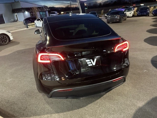 2023 Tesla Model Y Performance - Image 7 of 11