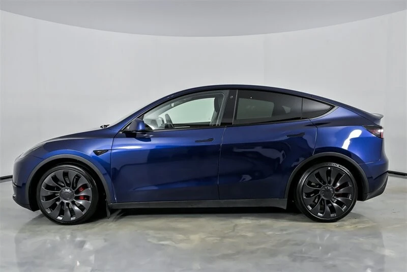 2023 Tesla Model Y Performance - Image 8 of 21
