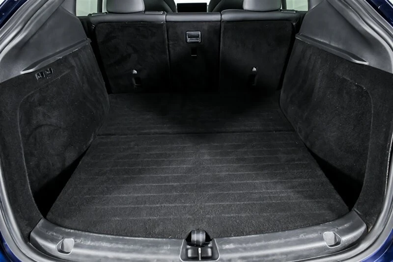 2023 Tesla Model Y Performance - Image 16 of 21