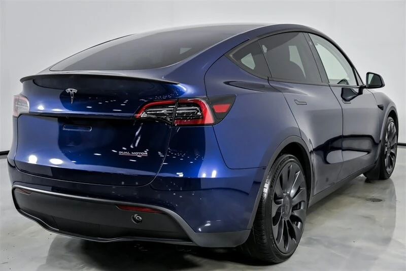 2023 Tesla Model Y Performance - Image 12 of 21