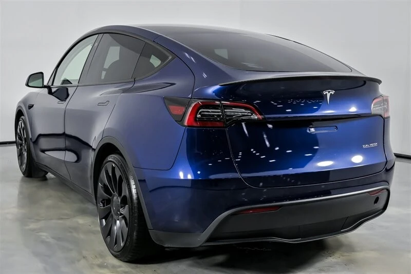 2023 Tesla Model Y Performance - Image 10 of 21