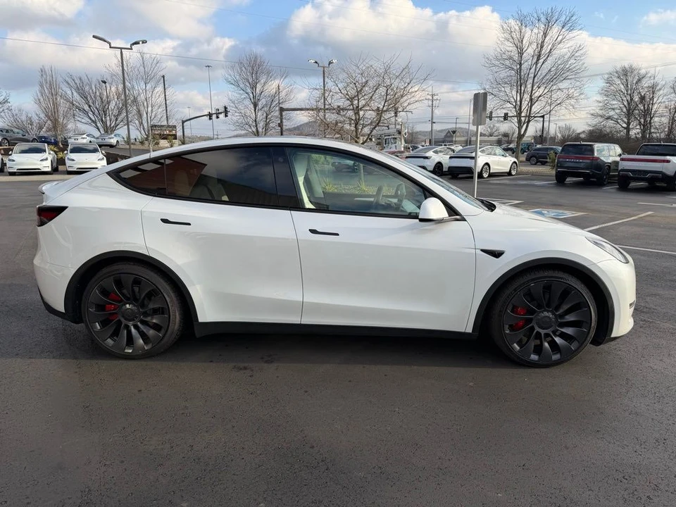 2023 Tesla Model Y Performance - Image 2 of 17