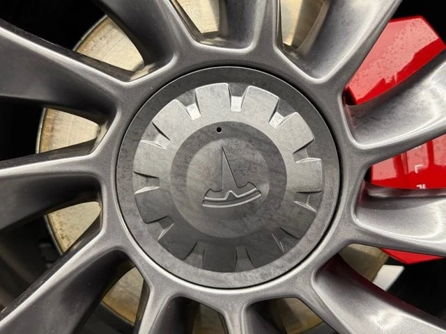 2023 Tesla Model Y Performance - Image 16 of 21