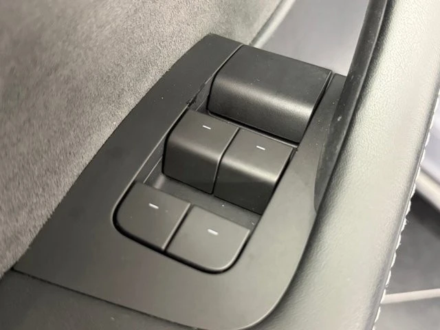 2023 Tesla Model Y Performance - Image 19 of 21