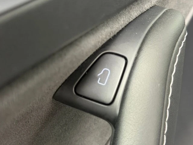 2023 Tesla Model Y Performance - Image 20 of 21