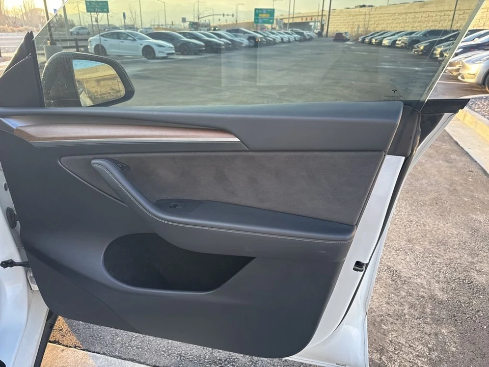 2023 Tesla Model Y Performance - Image 21 of 21