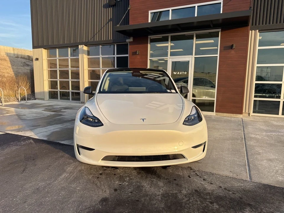 2023 Tesla Model Y Performance - Image 2 of 21