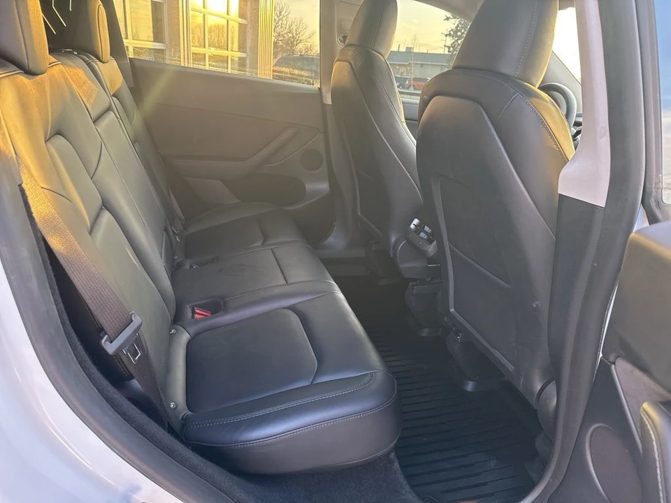 2023 Tesla Model Y Performance - Image 19 of 21