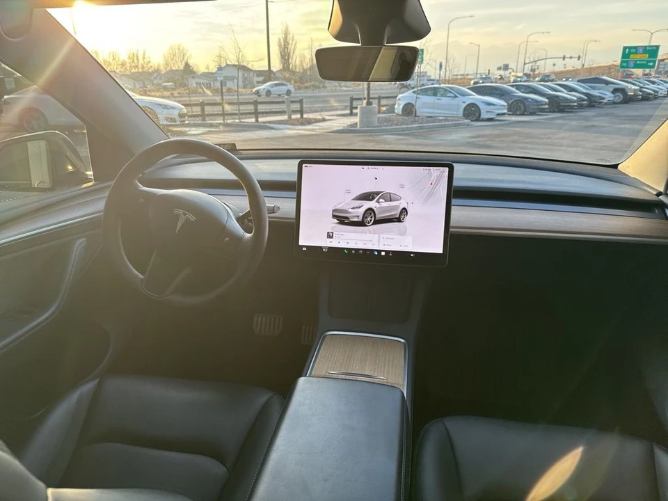 2023 Tesla Model Y Performance - Image 20 of 21