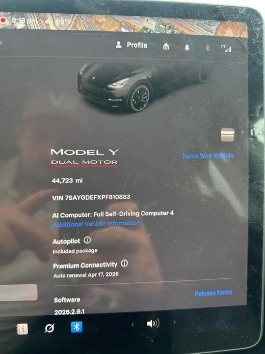 2023 Tesla Model Y Performance - Image 2 of 5