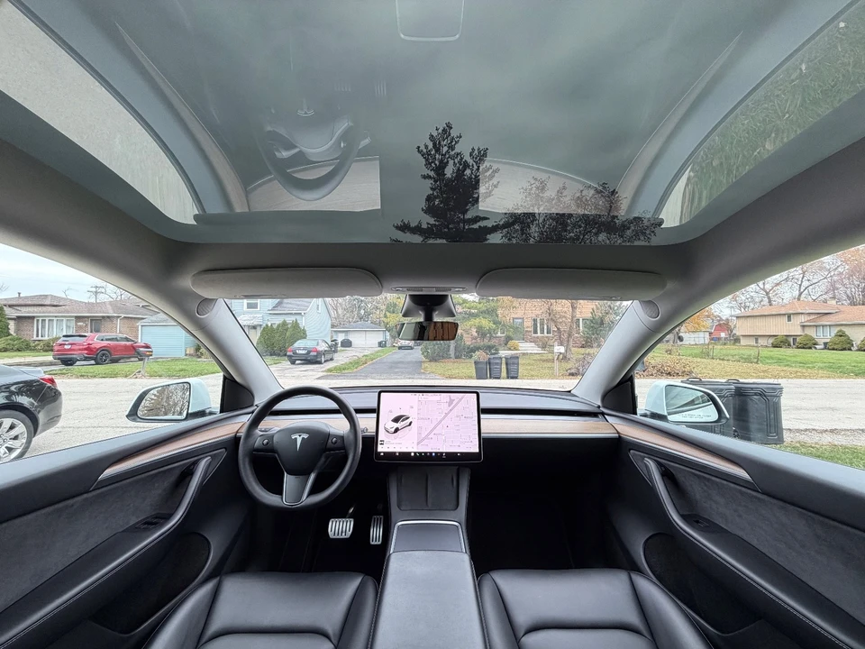 2023 Tesla Model Y Performance - Image 11 of 21