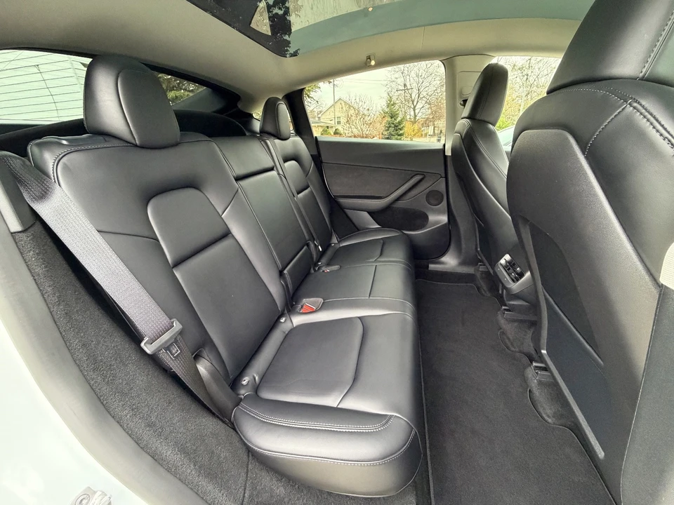 2023 Tesla Model Y Performance - Image 17 of 21