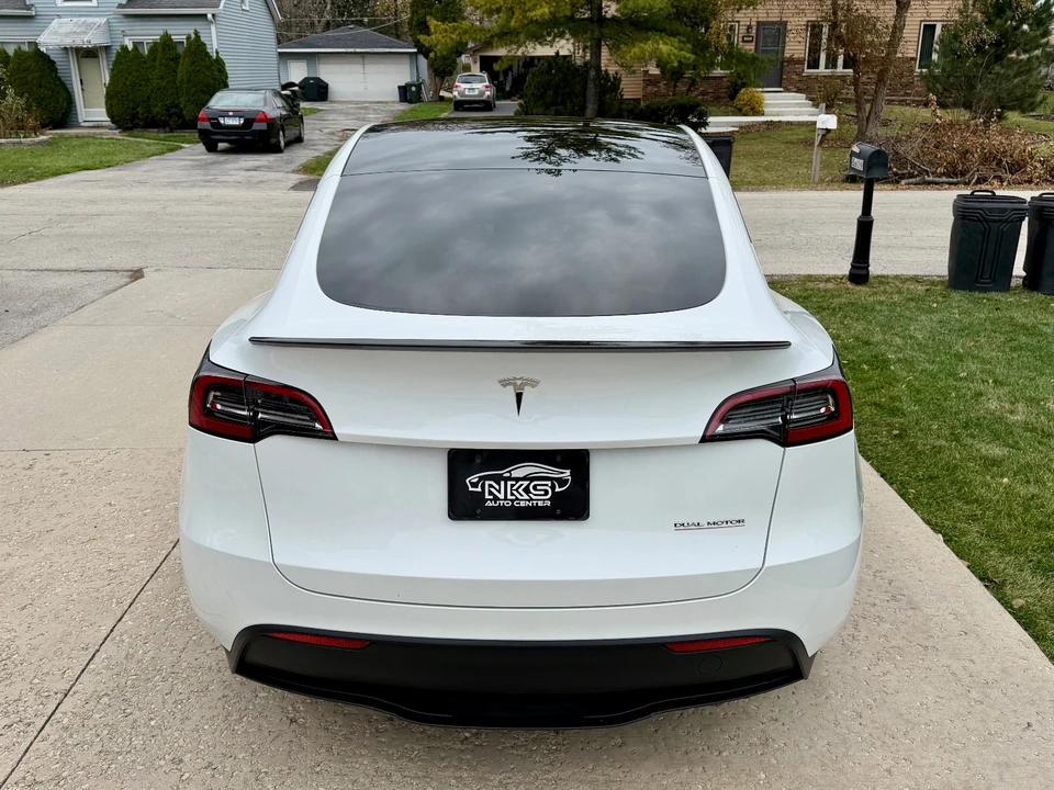 2023 Tesla Model Y Performance - Image 5 of 21