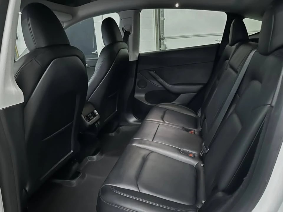 2023 Tesla Model Y Performance - Image 14 of 18