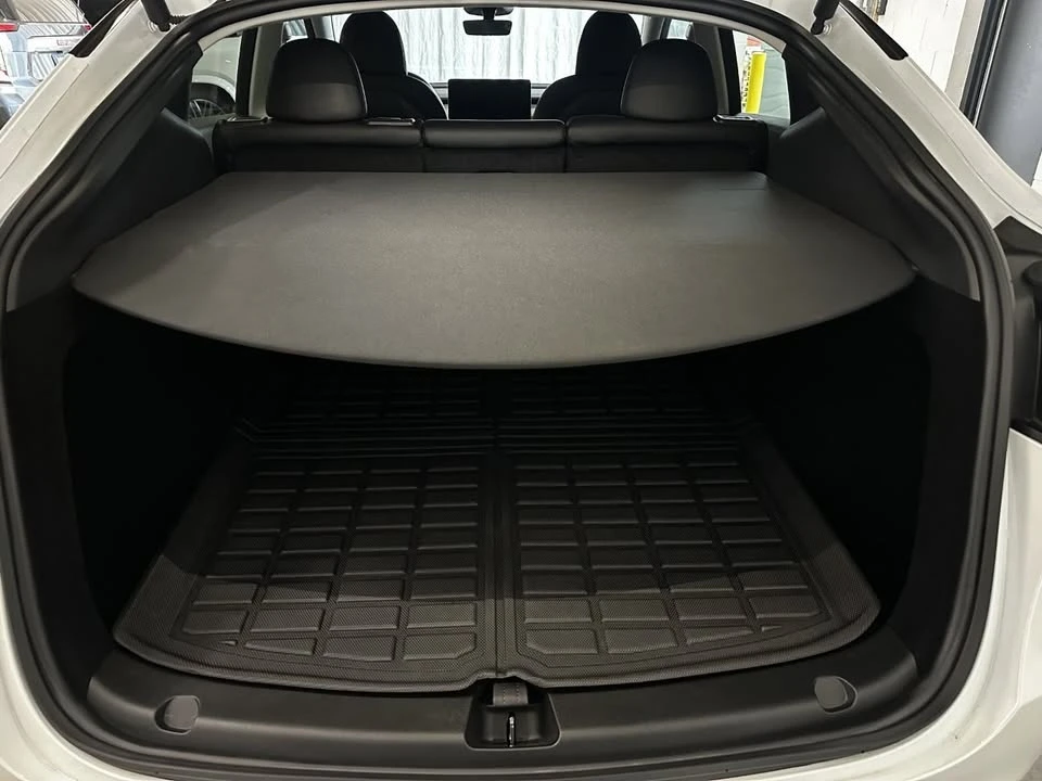 2023 Tesla Model Y Performance - Image 16 of 18