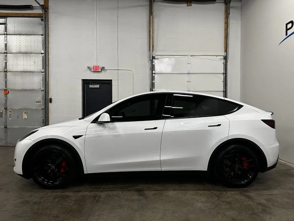 2023 Tesla Model Y Performance - Image 2 of 18