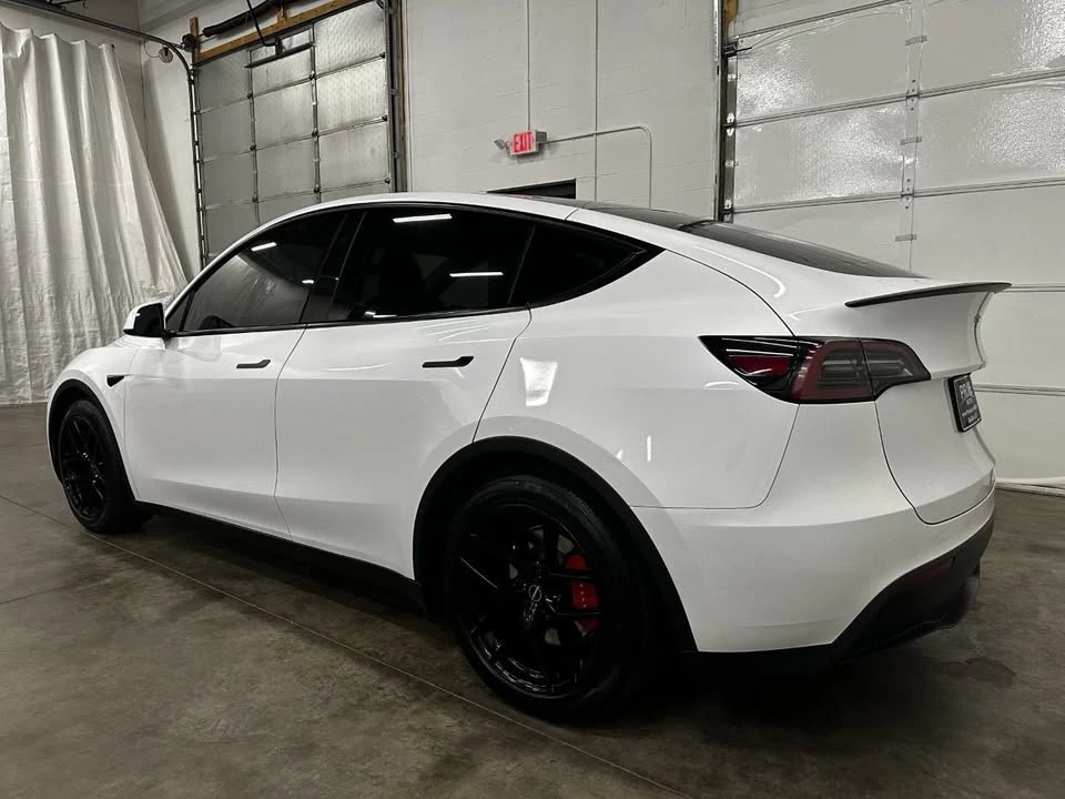 2023 Tesla Model Y Performance - Image 4 of 18