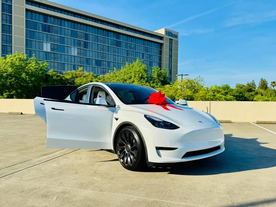 2023 Tesla Model Y Performance - Image 10 of 20