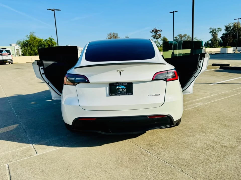 2023 Tesla Model Y Performance - Image 15 of 20
