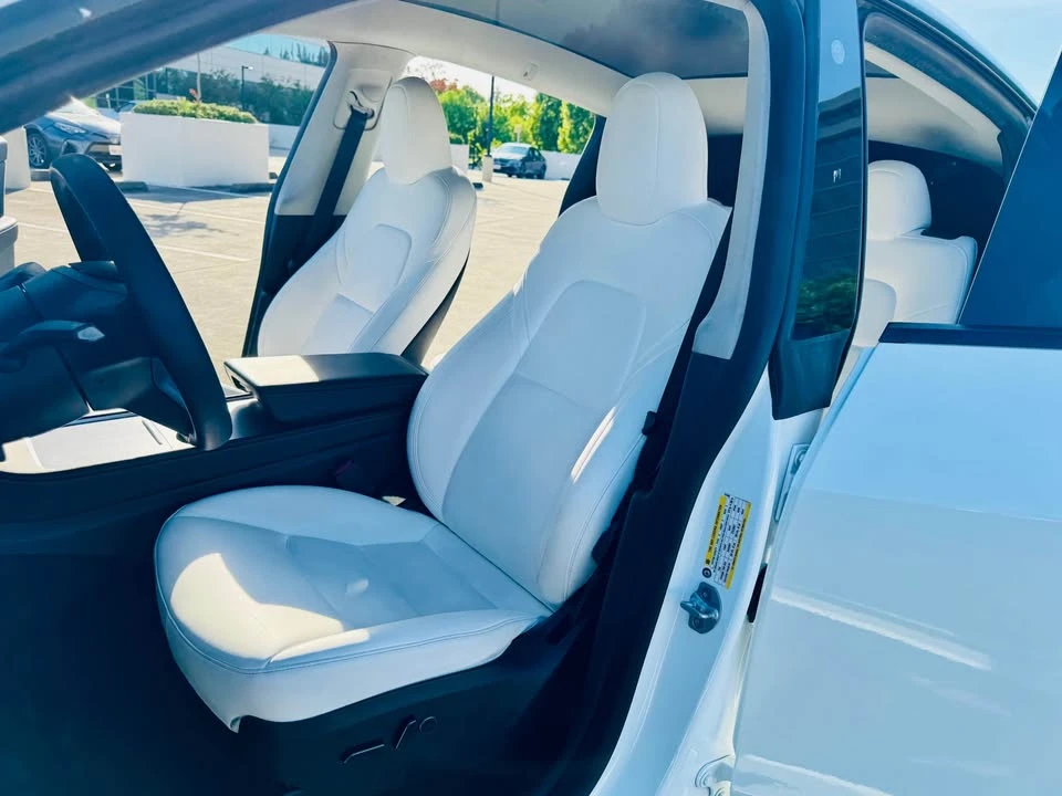2023 Tesla Model Y Performance - Image 6 of 20