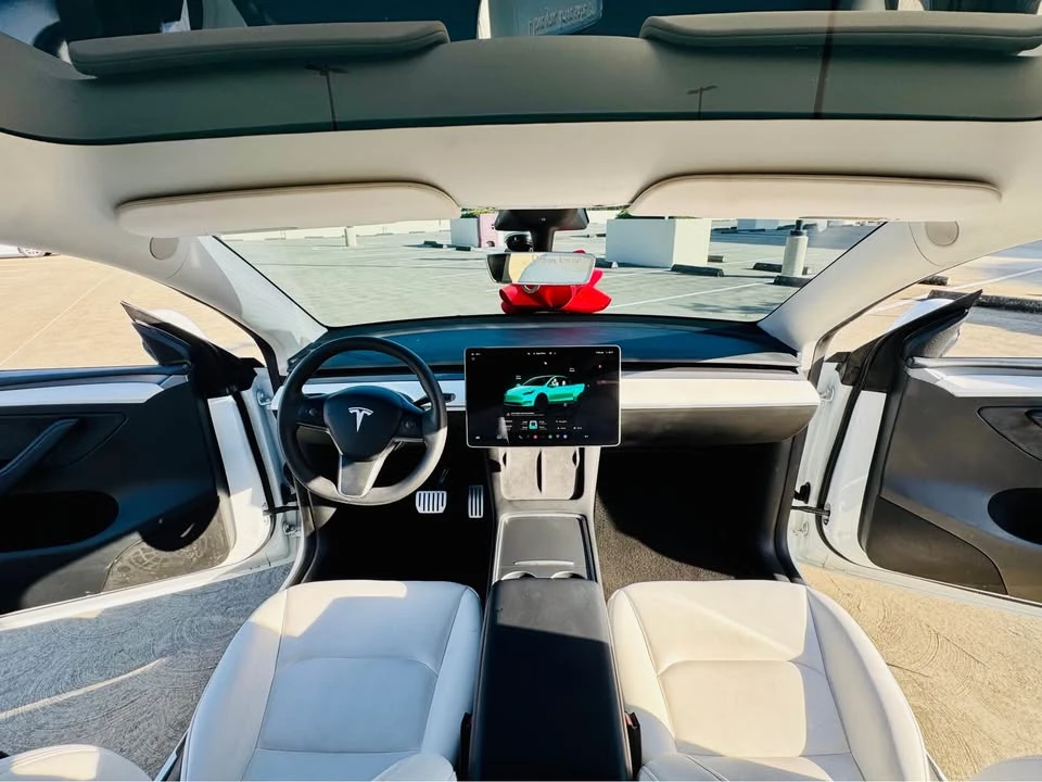 2023 Tesla Model Y Performance - Image 12 of 20