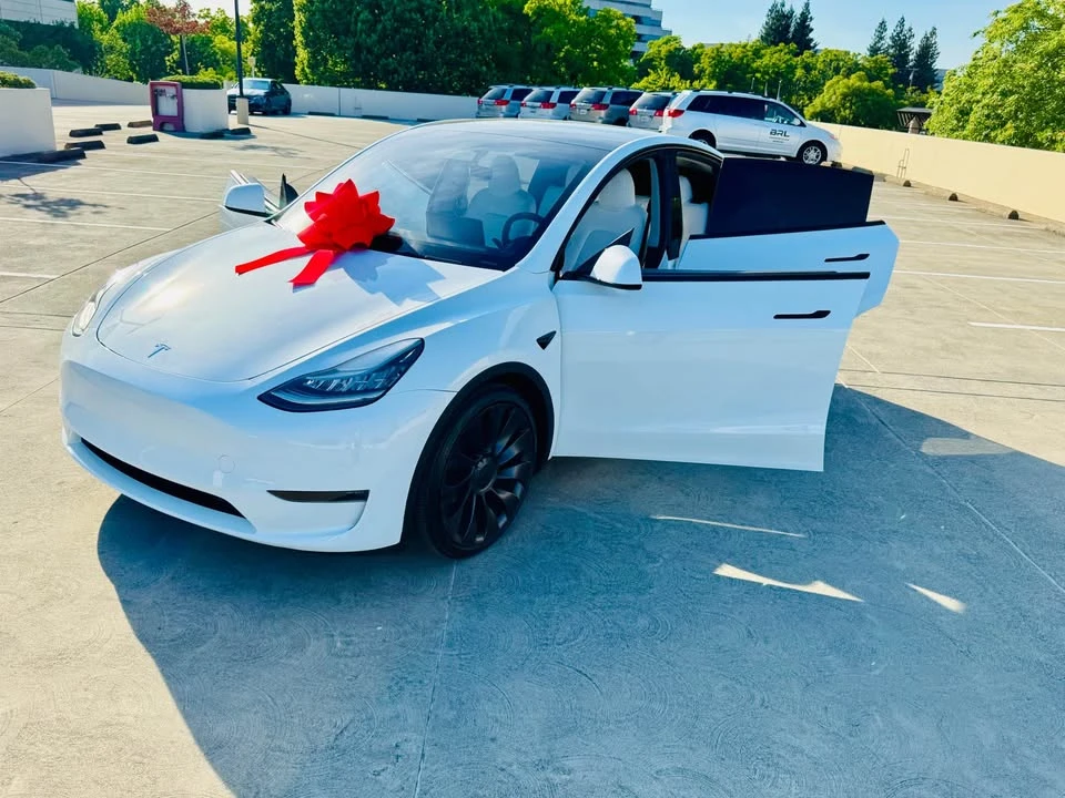 2023 Tesla Model Y Performance - Image 14 of 20