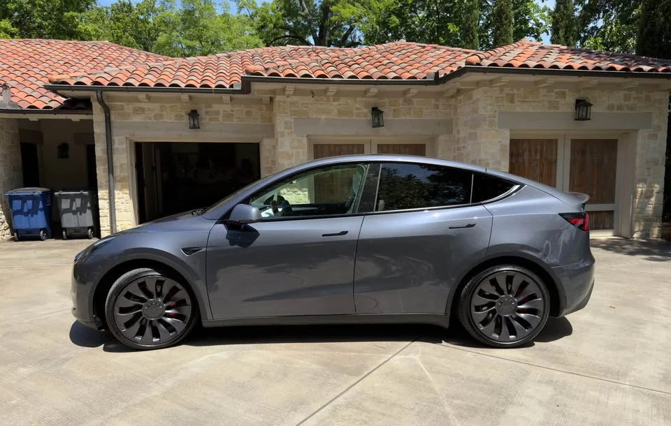 2023 Tesla Model Y Performance - Image 2 of 20