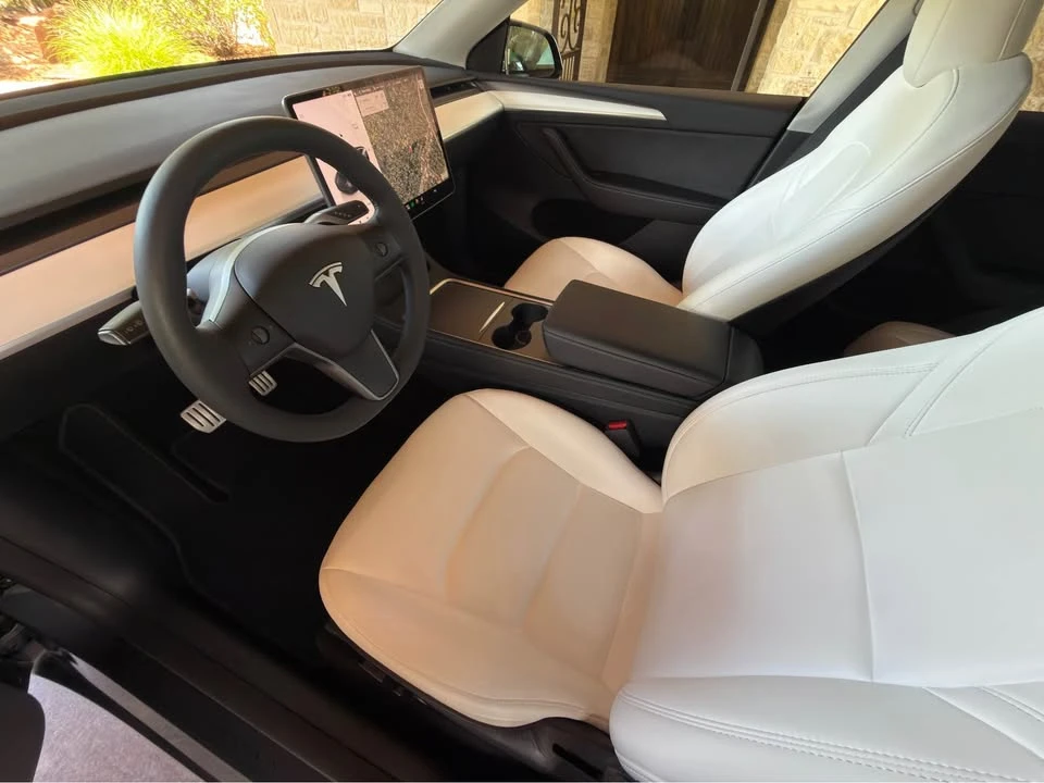 2023 Tesla Model Y Performance - Image 9 of 20