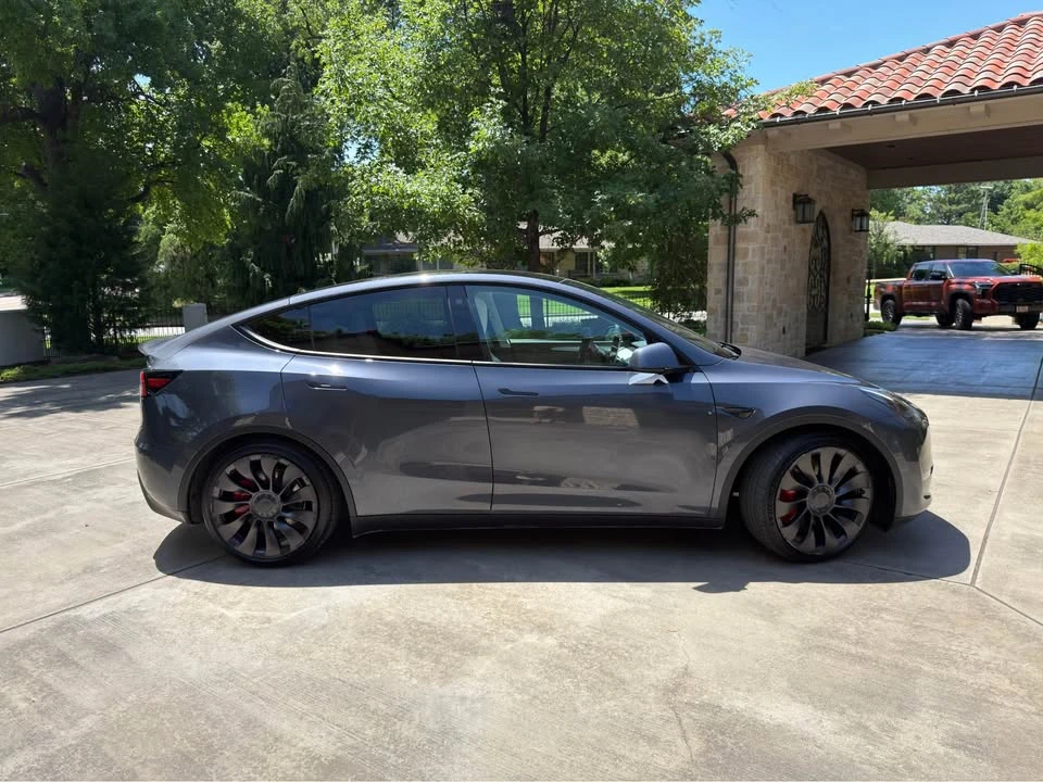 2023 Tesla Model Y Performance - Image 6 of 20