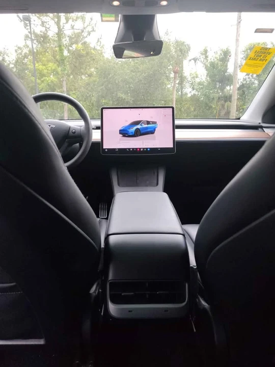 2023 Tesla Model Y Performance - Image 14 of 20