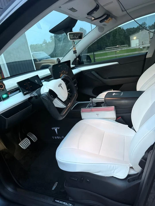 2023 Tesla Model Y Performance - Image 4 of 8