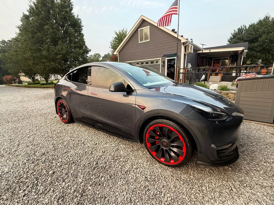 2023 Tesla Model Y Performance - Image 6 of 8
