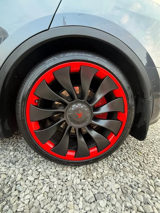 2023 Tesla Model Y Performance - Image 7 of 8