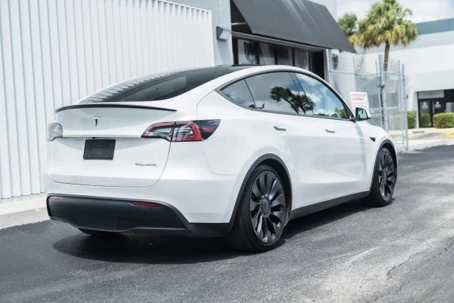 2023 Tesla Model Y Performance - Image 7 of 21