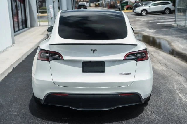 2023 Tesla Model Y Performance - Image 9 of 21