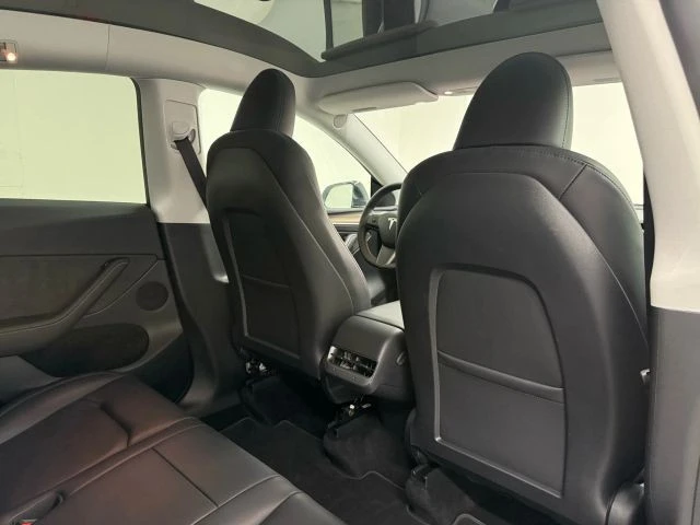 2023 Tesla Model Y Performance - Image 11 of 21