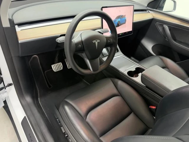 2023 Tesla Model Y Performance - Image 10 of 21