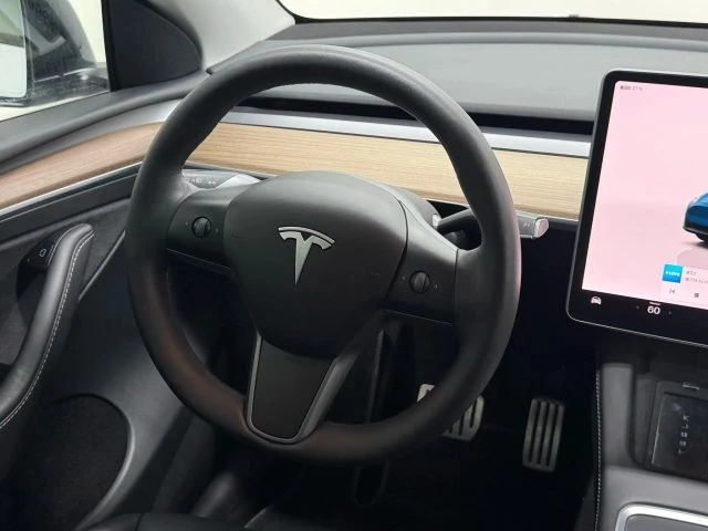 2023 Tesla Model Y Performance - Image 15 of 21