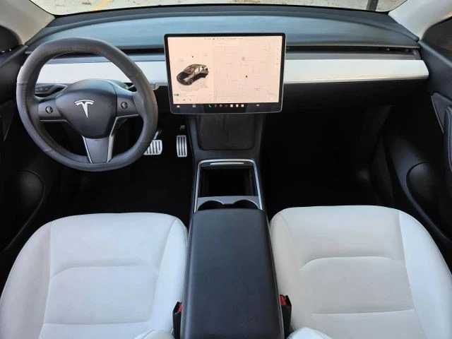 2023 Tesla Model Y Performance - Image 10 of 21