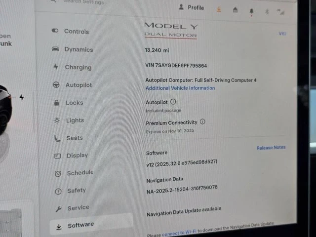 2023 Tesla Model Y Performance - Image 16 of 21