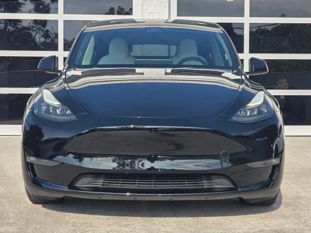 2023 Tesla Model Y Performance - Image 8 of 21