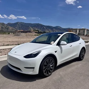 2023 Tesla Model Y Performance Sport Utility 4D