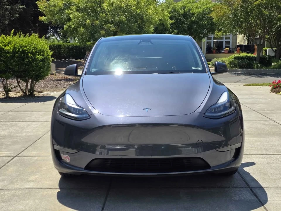 2023 Tesla Model Y - Image 2 of 18