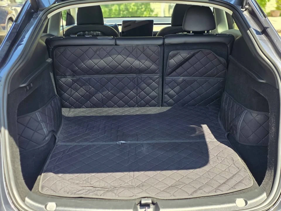 2023 Tesla Model Y - Image 11 of 18