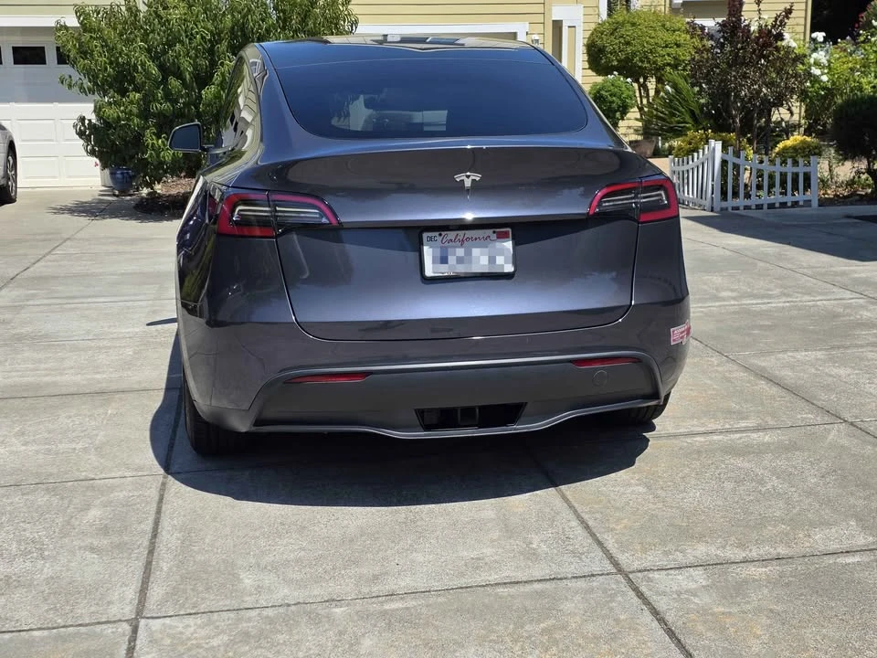 2023 Tesla Model Y - Image 8 of 18