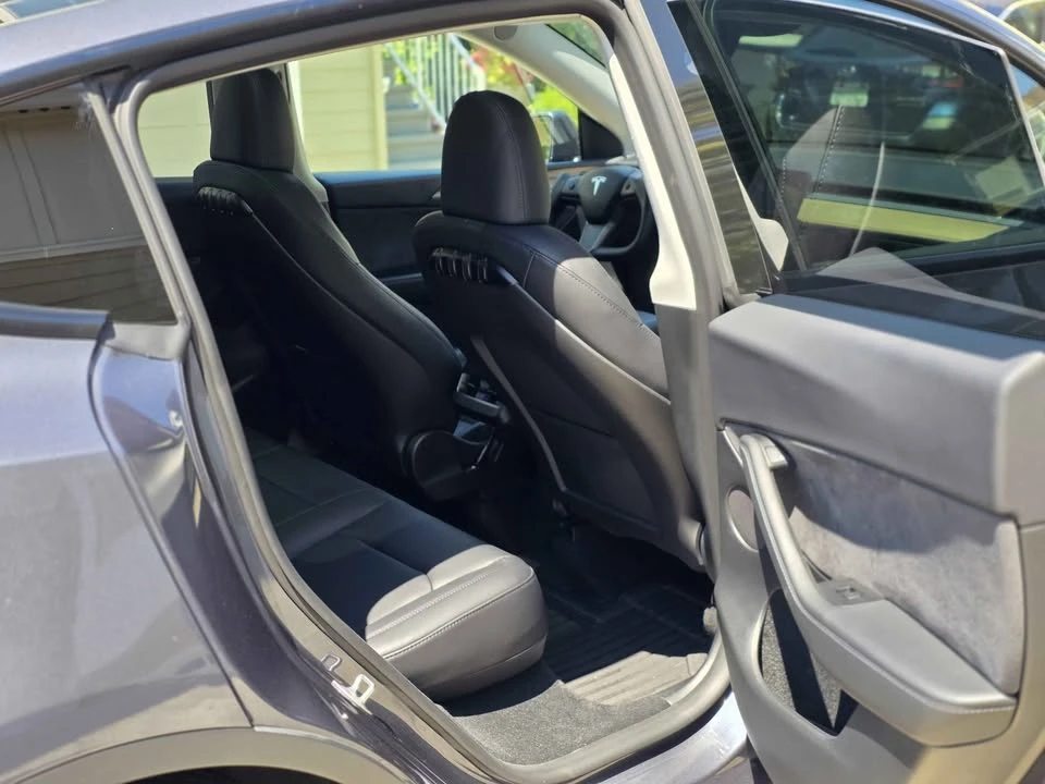 2023 Tesla Model Y - Image 14 of 18