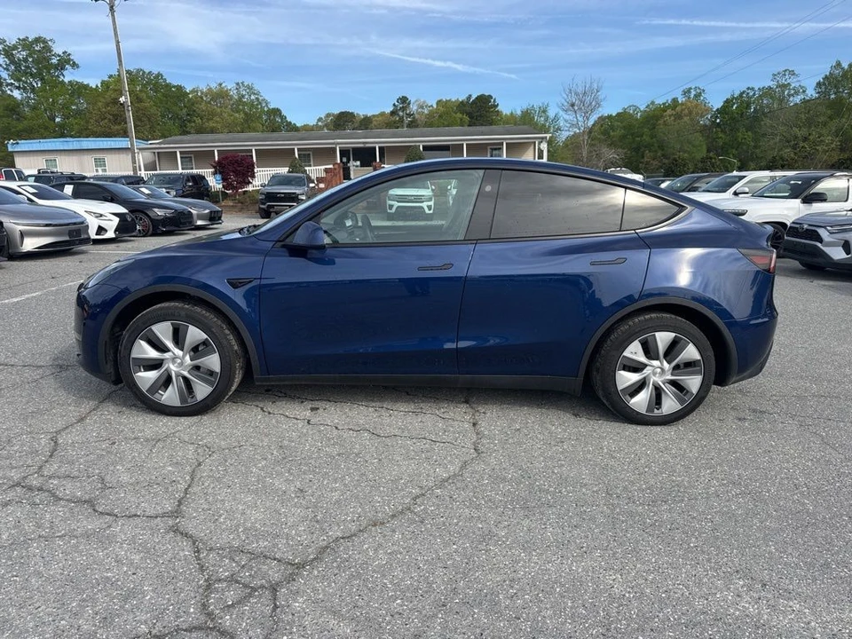 2023 Tesla Model Y - Image 2 of 21
