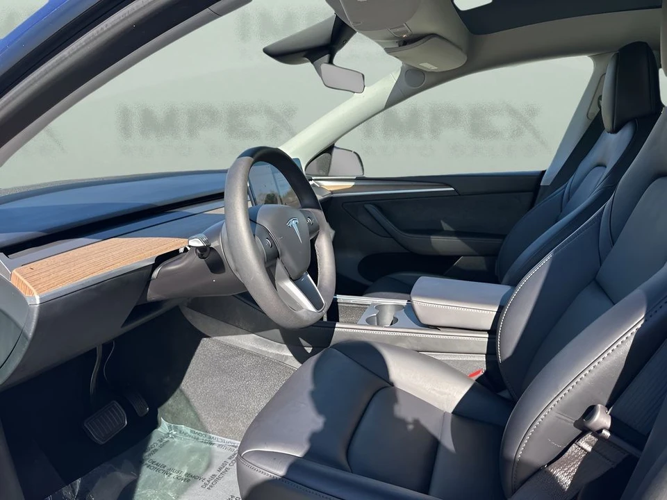 2023 Tesla Model Y - Image 9 of 12
