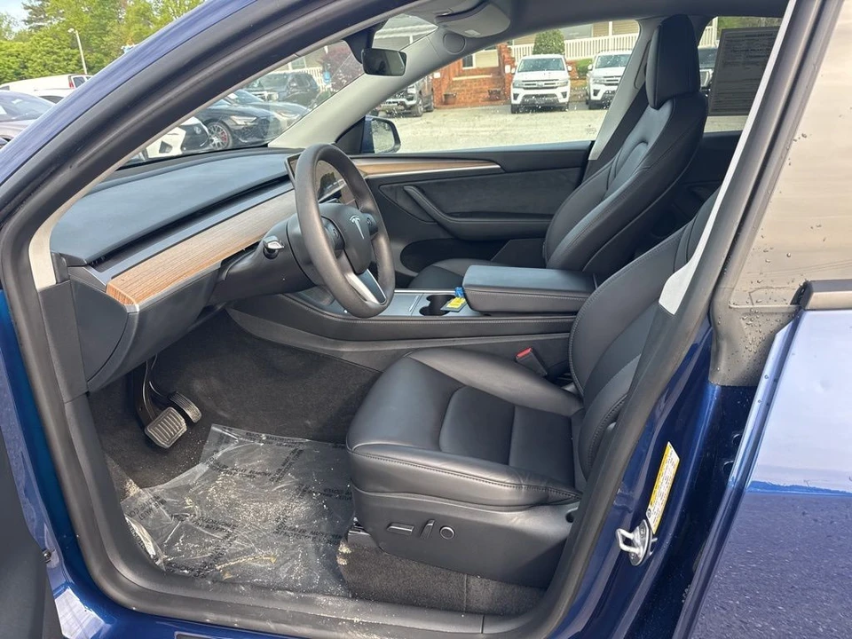 2023 Tesla Model Y - Image 9 of 21